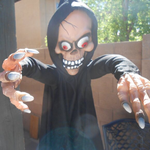 SCARY HANGING BLACK WITCH w/ RUBBER FACE & HANDS 19" HALLOWEEN PROP - Picture 8 of 9